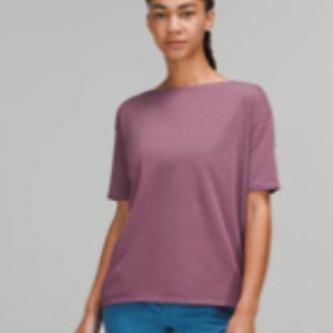 Lululemon Back in Action - short sleeve shirt